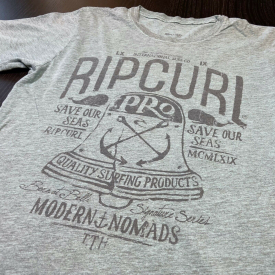 Rip Curl Surfing Skateboarding Brand Mens Size SMALL T-Shirt Tee California Sea